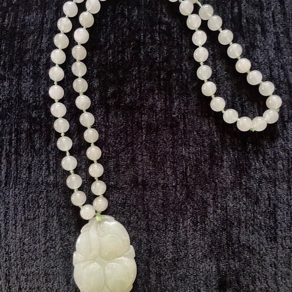 Vintage Asian jade necklace - Picture 8 of 8